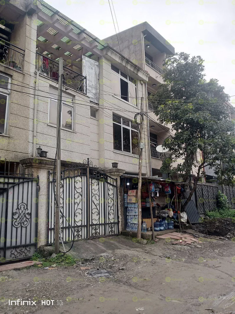72 ካሬ የሚሸጥ G+2 ቤት በስሚት 72
