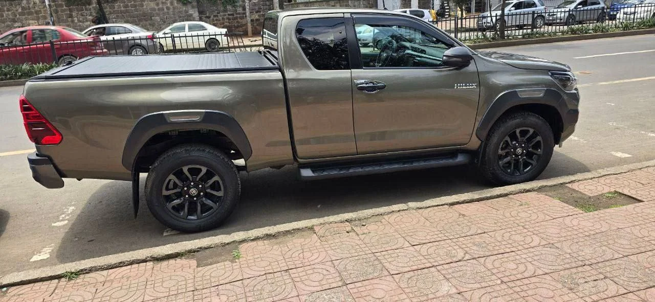 2021 Model-Toyota Hilux Invincible X-cab