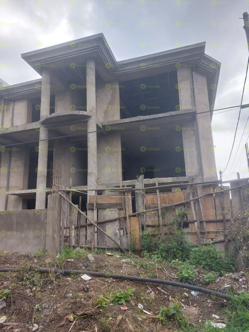 250 ካሬ የሚሸጥ ቤት በአያት ዞን