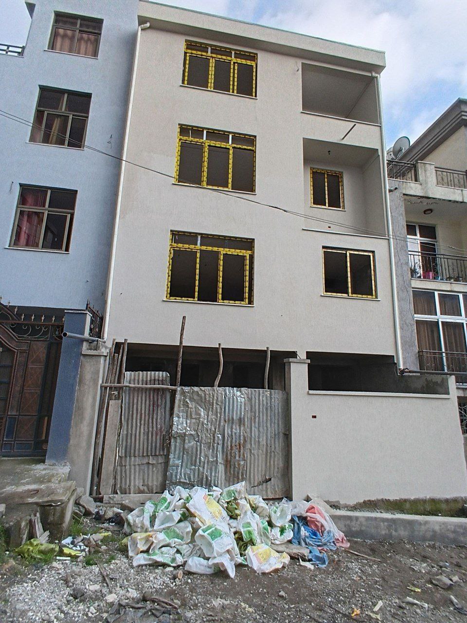 72 ካሬ የሚሸጥ G+3  ቤት በሰሚት