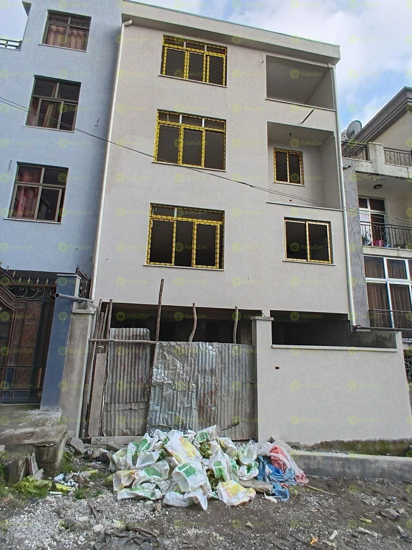 72 ካሬ የሚሸጥ G+3  ቤት በሰሚት