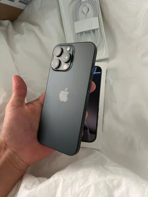 Iphone 16proMax Black Titanium