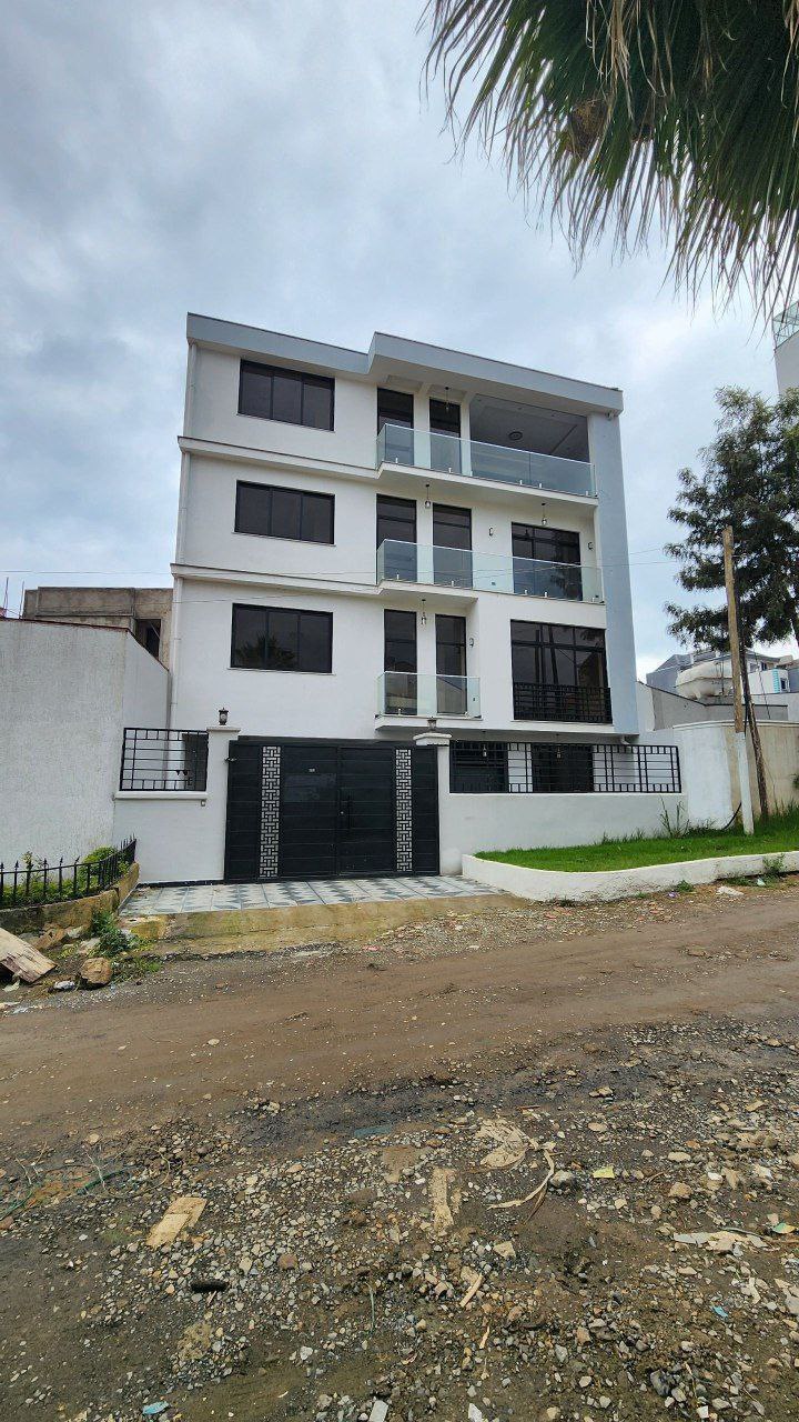 150 ካሬ የሚሸጥ G+2 ቤት በ ሲኤም ሲ ባድመ