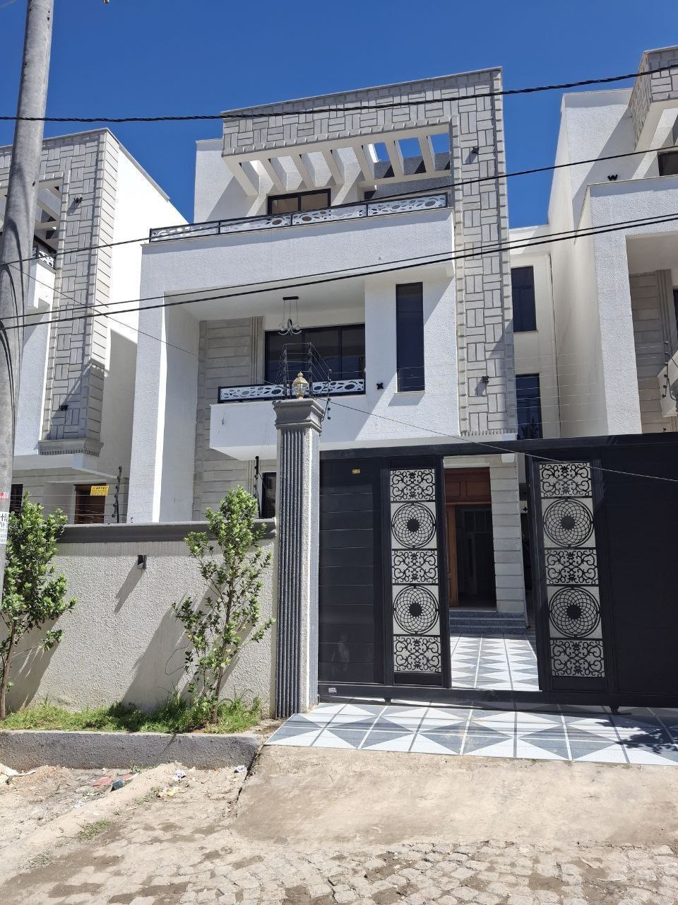 250 ካሬ የሚሸጥ G+2 በሰሚት