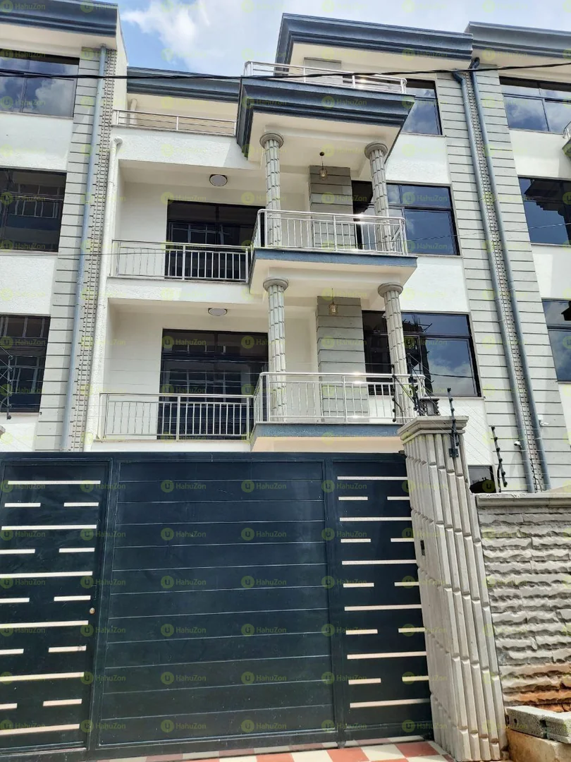 175 ካሬ የሚሸጥ G+3 ቤት በአያት