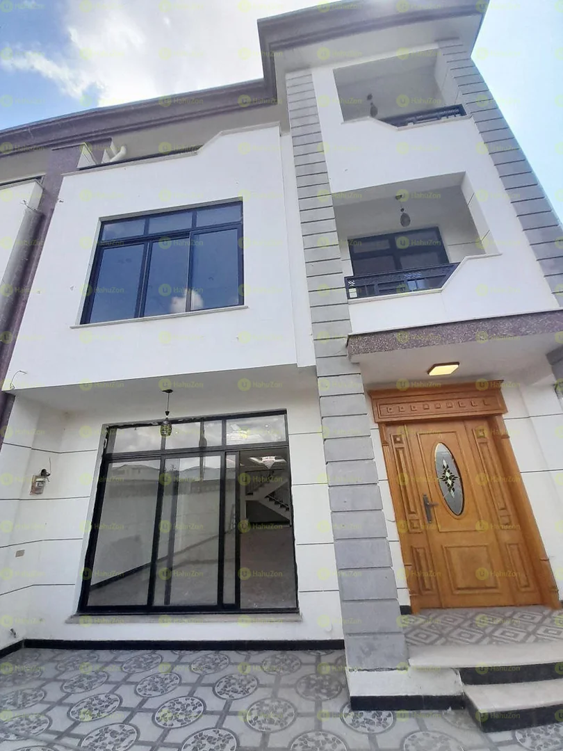 225 ካሬ የሚሸጥ ቤት በአያት