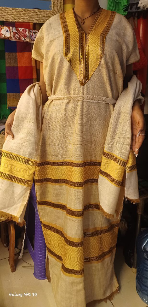 የራሱ ሻርፕና መቀነት ያለው የባህል ልብስ