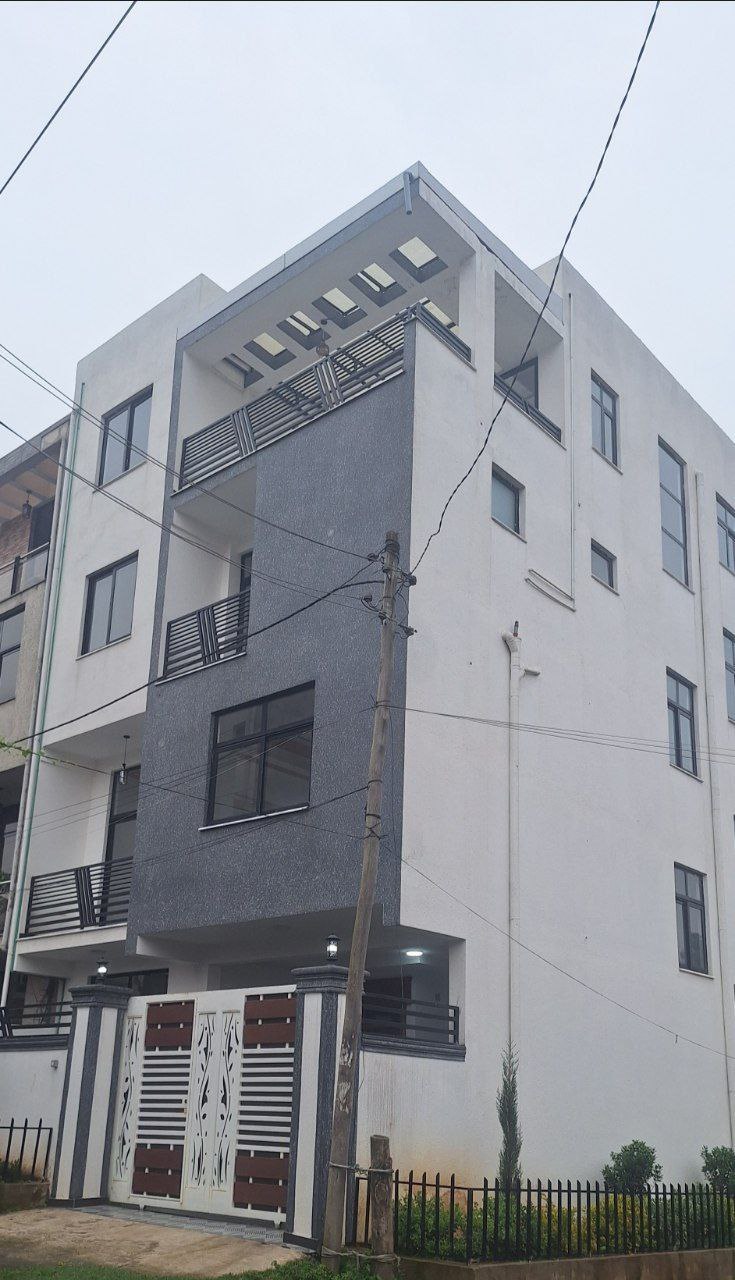 94 ካሬ የሚሸጥ G+3 ቤት በአያት
