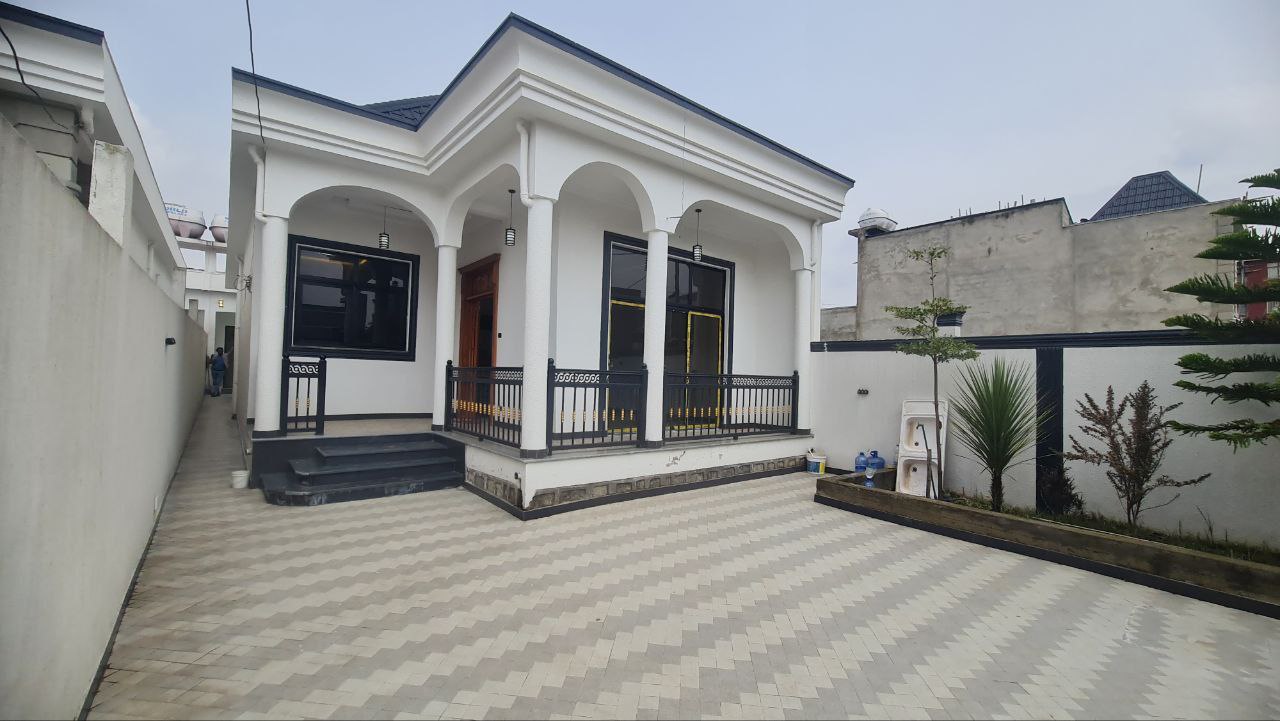 250 ካሬ የሚሸጥ ቪላ ቤት በአያት