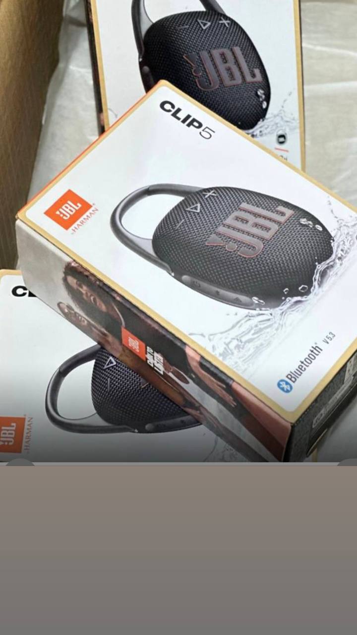 JBL Clip 5 - Ultra-Portable