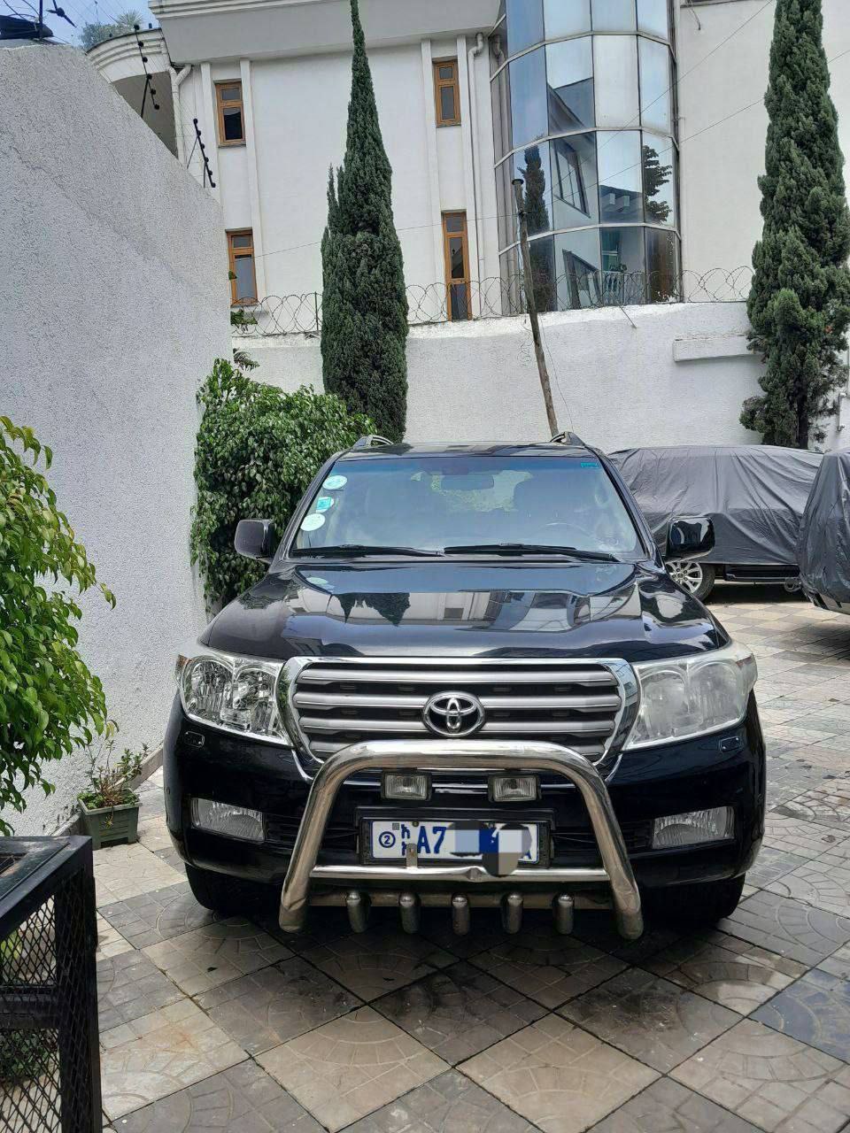 2013 Model-Toyota Landcruiser V-XR