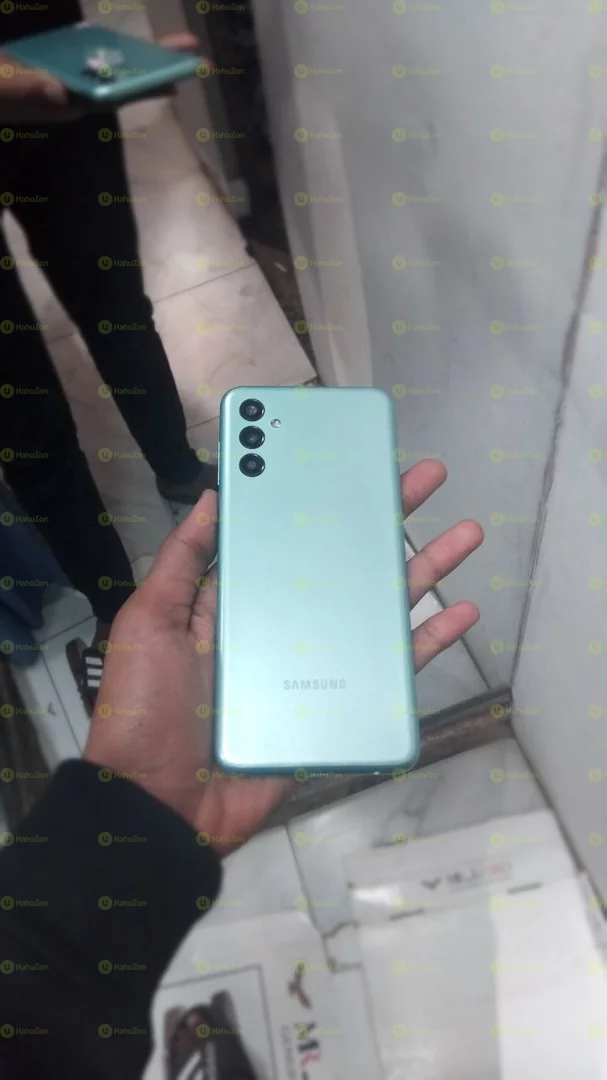 Samsung M13