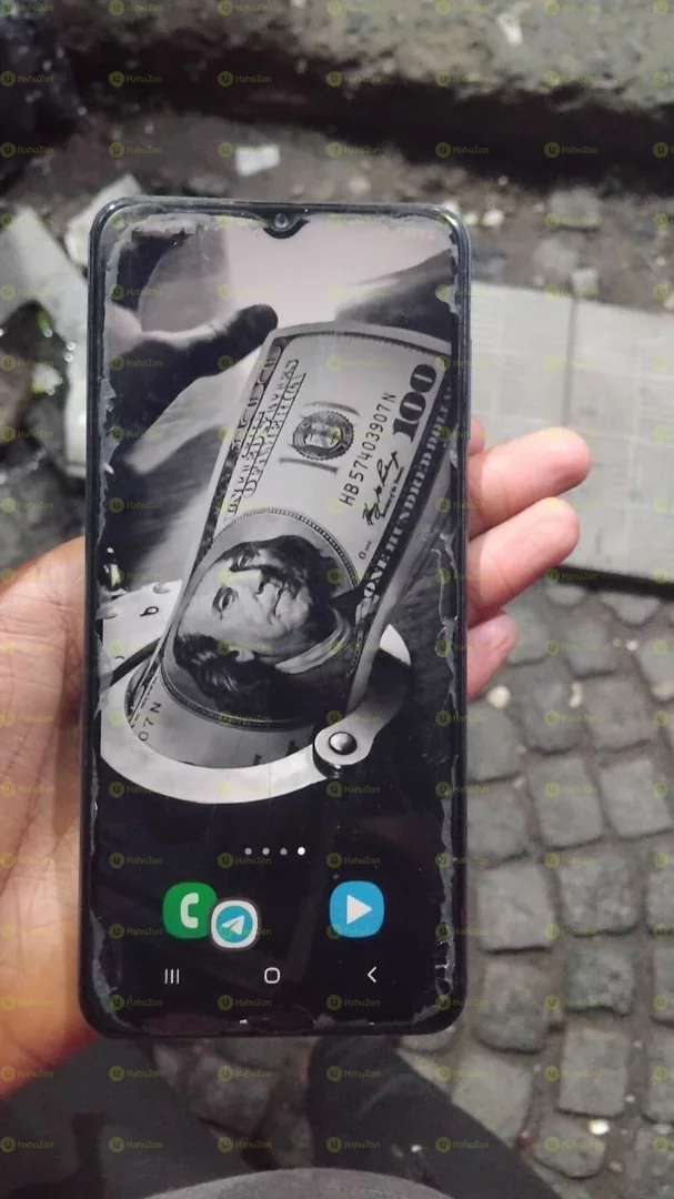 Samsung M12