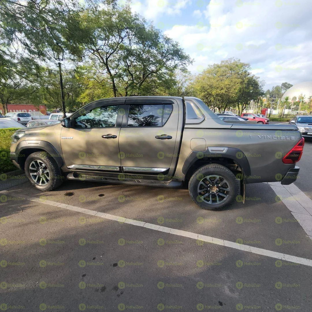 2022 Model-Toyota Hilux invisible Double Cup