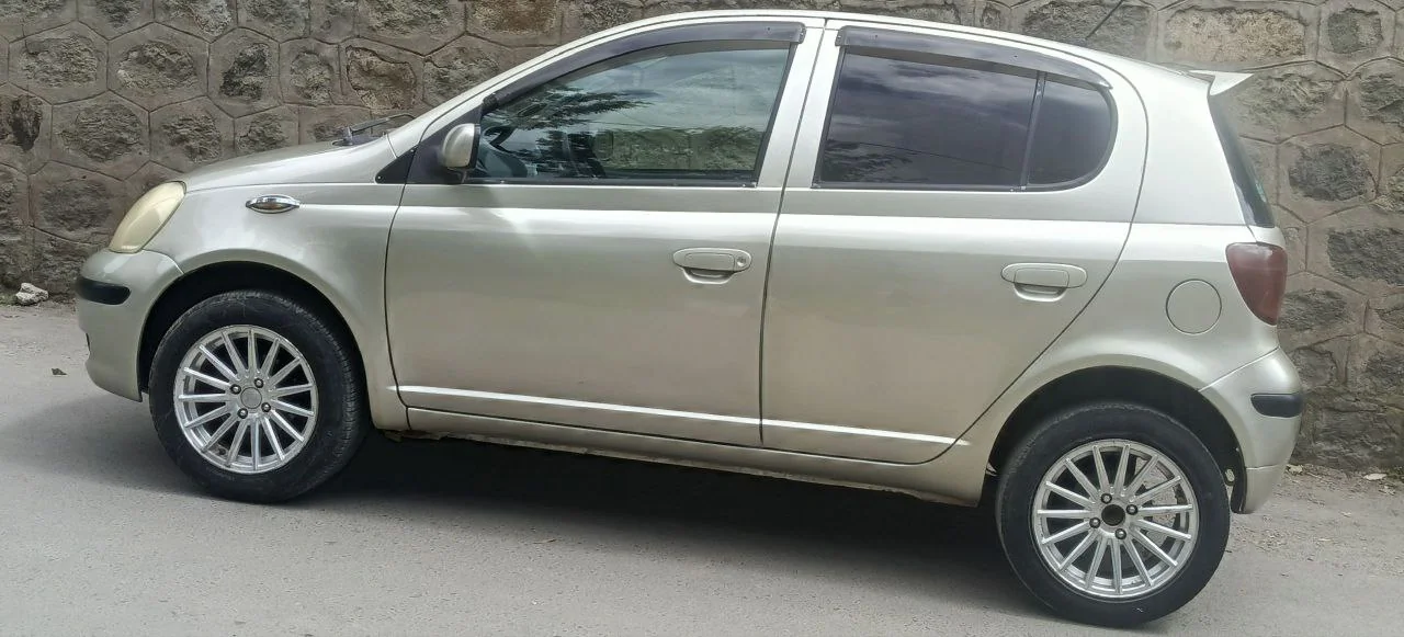 2004 Model-Toyota Vitz