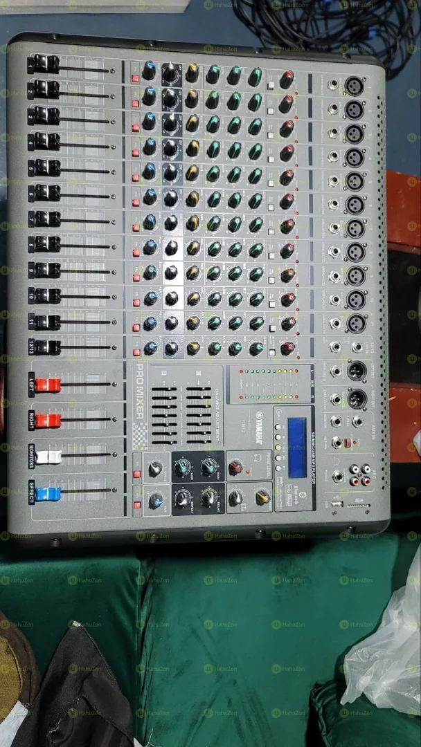 Yamaha 12 Channel Mixer