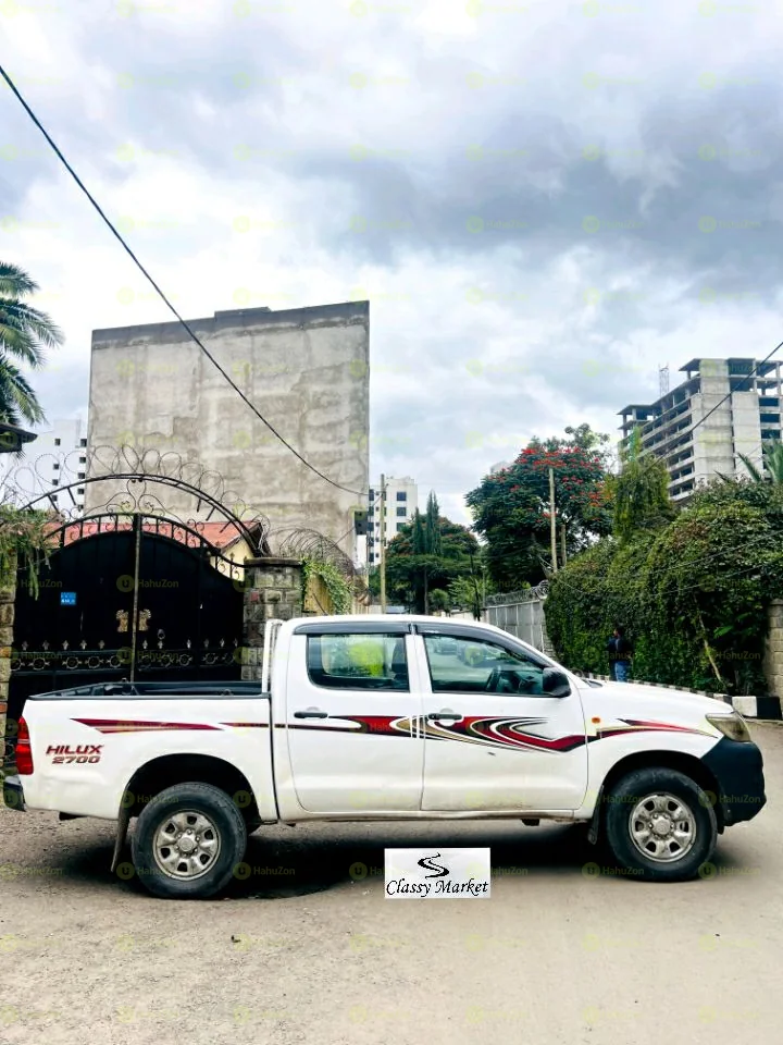 2013 Model-Toyota Hilux Kin Cap