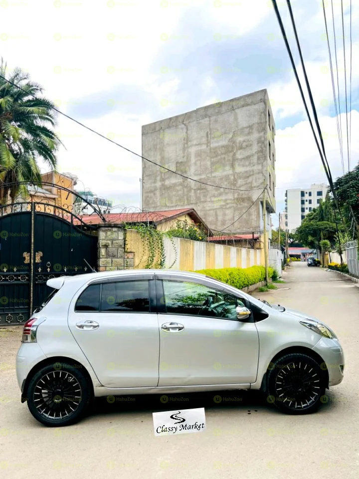 2010 Model-Toyota Yaris
