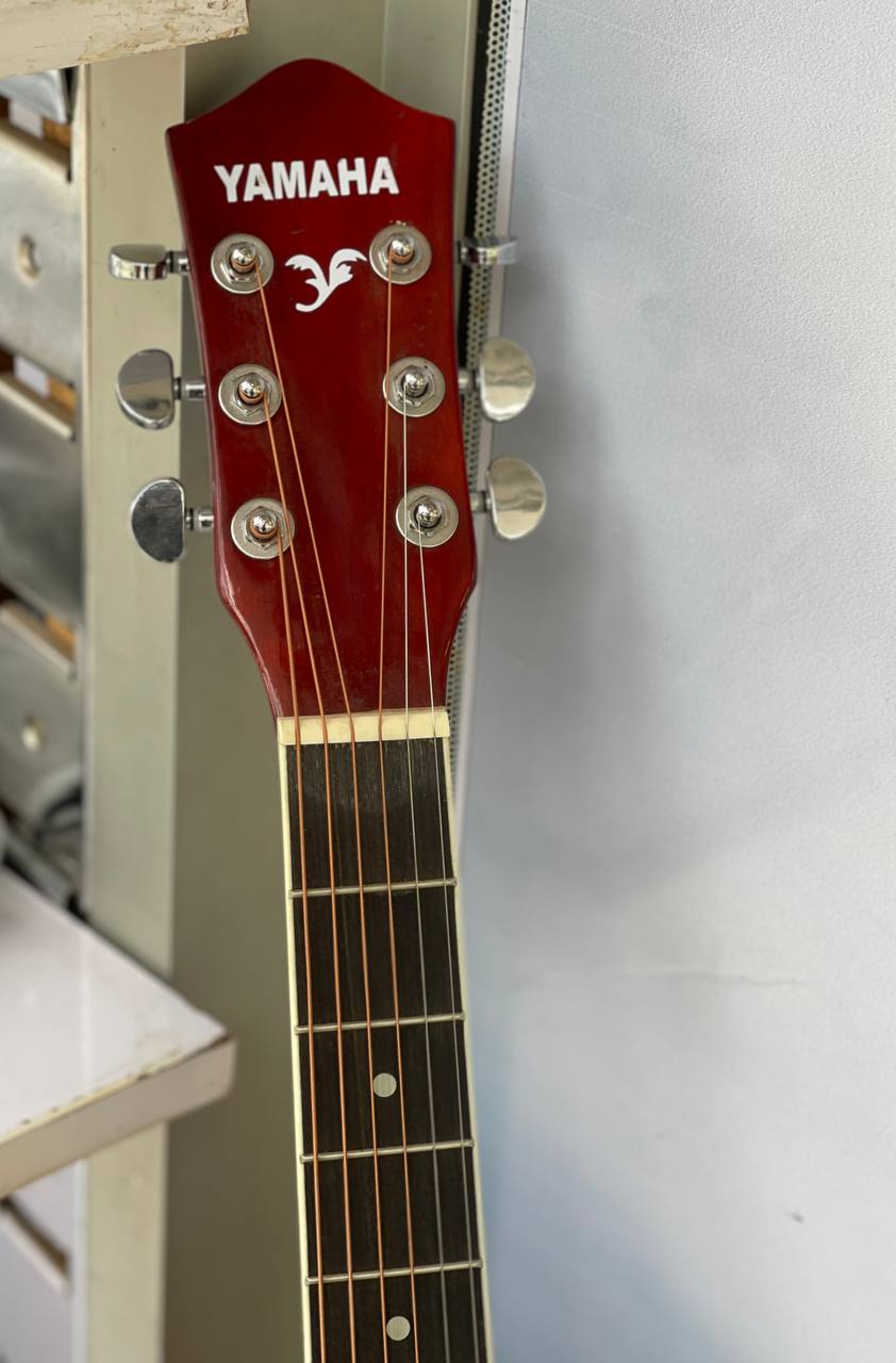 Yamaha F6000 Box Guitar