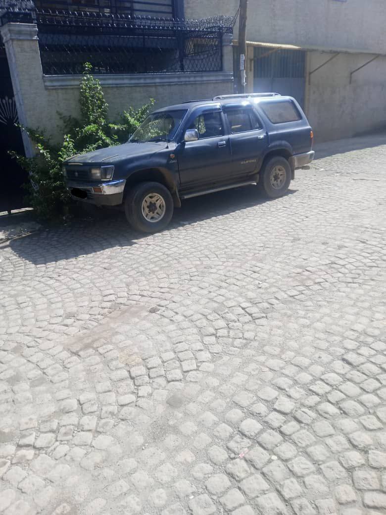 1999 Model-Toyota Surf