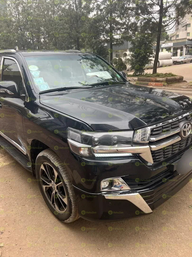 2014 Model-Toyota Landcruiser V8 GXR