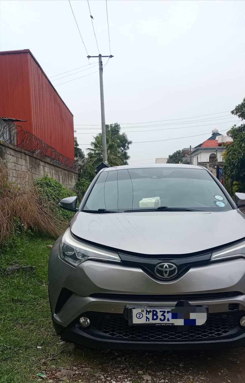 2017 Model-Toyota Ch-R