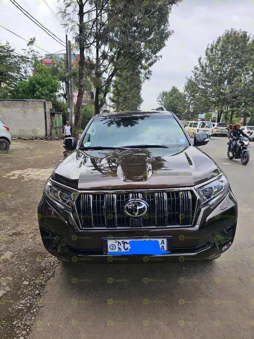 2022 Model-Toyota Landcruiser Prado