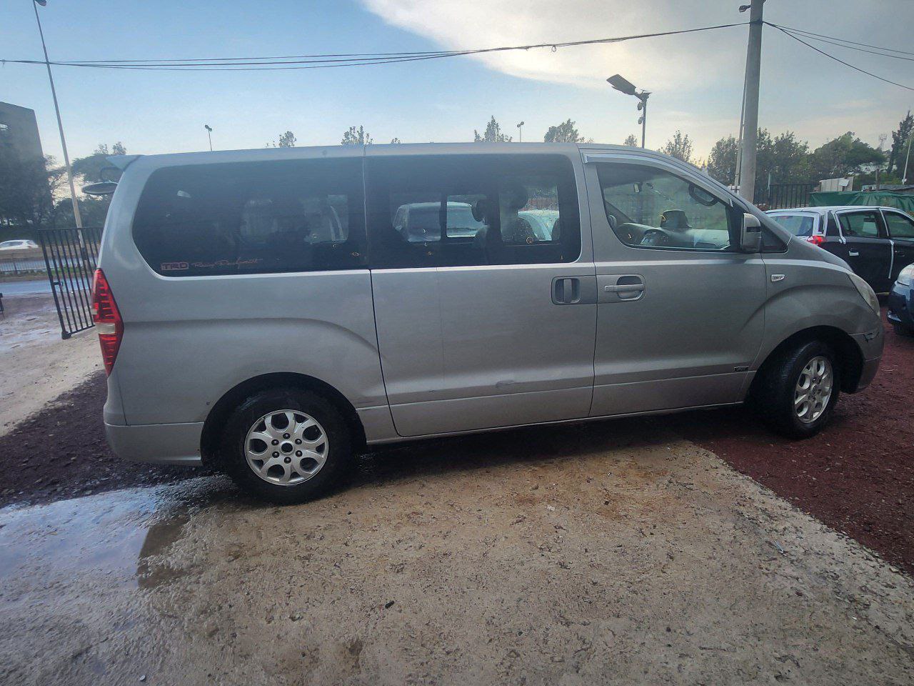 2012 Model-Hyundai Grand Starex