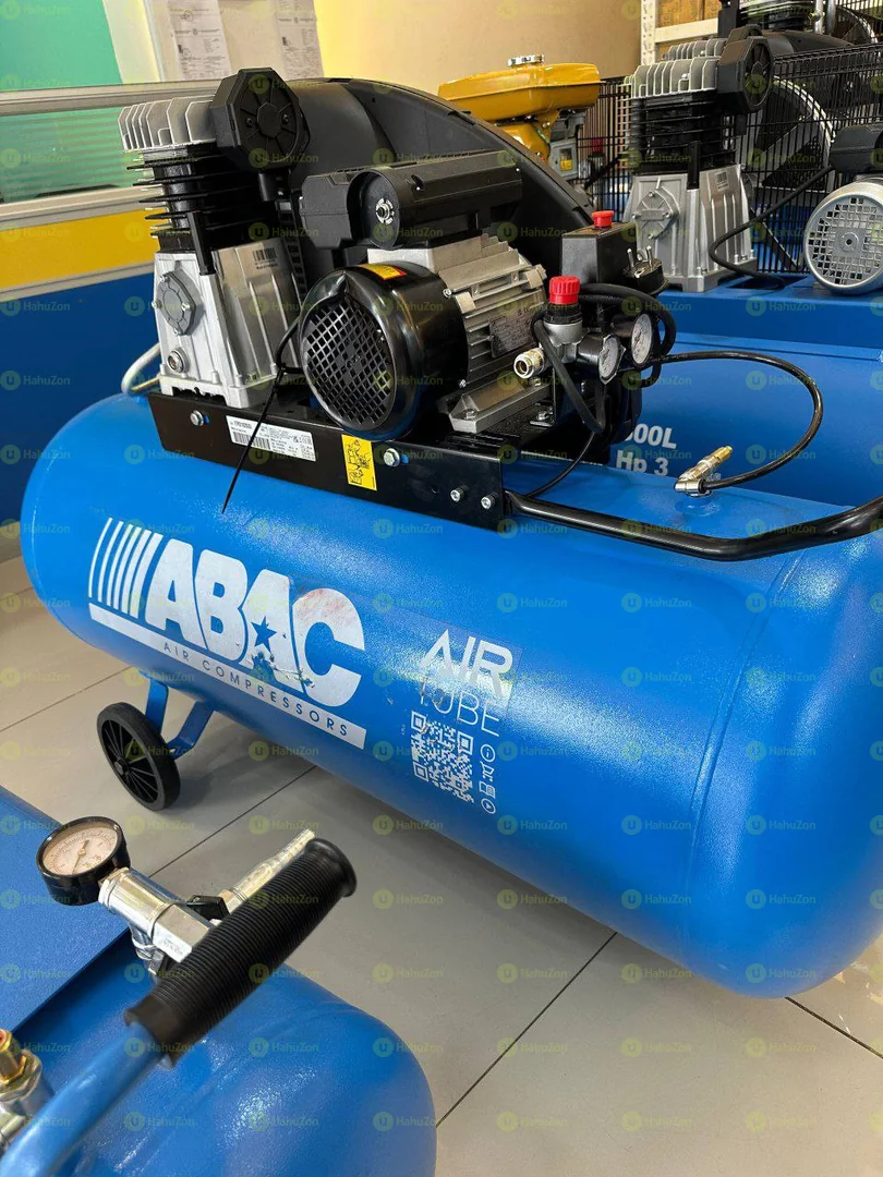 የኢጣሊያን ምርት የሆነ ኮምፕረሰር