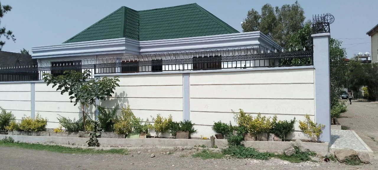 300 ካሬ የሚሸጥ ዘመናዊ ቪላ ቤት በጀሞ ሚካኤል