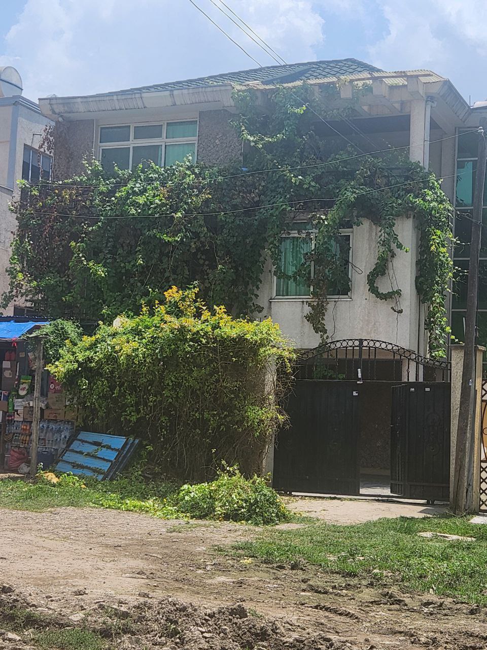 250 ካሬ የሚሸጥ G+2 ቤት በለቡ