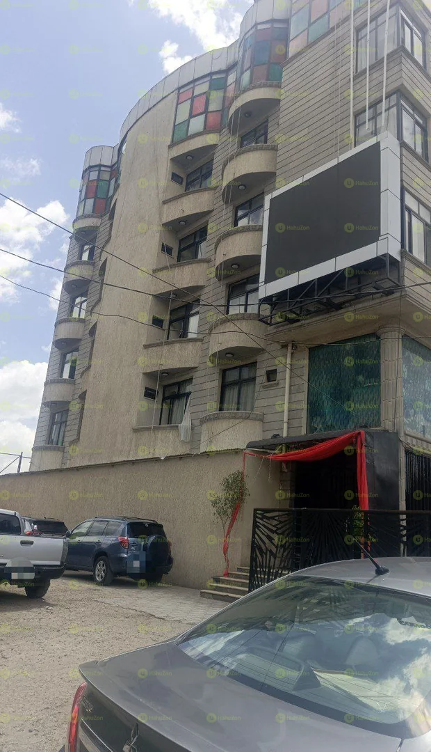 800 ካሬ የሚሸጥ G+5 ቤት በመስቀል ፍላወር