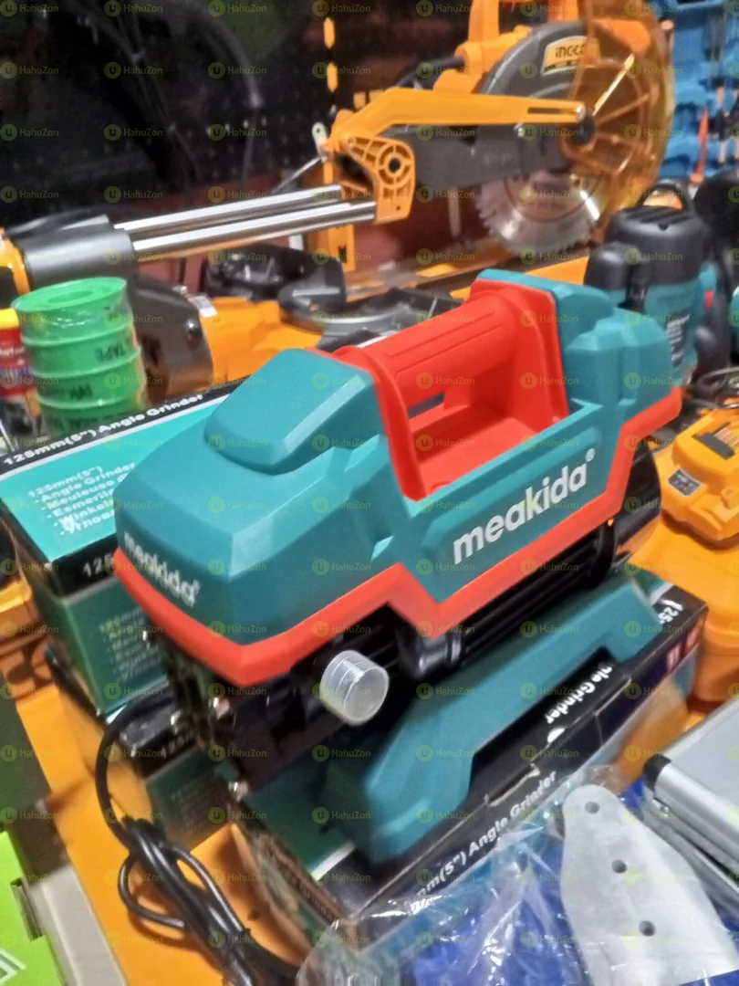 ማኪታ የመኪና ማጠቢያ