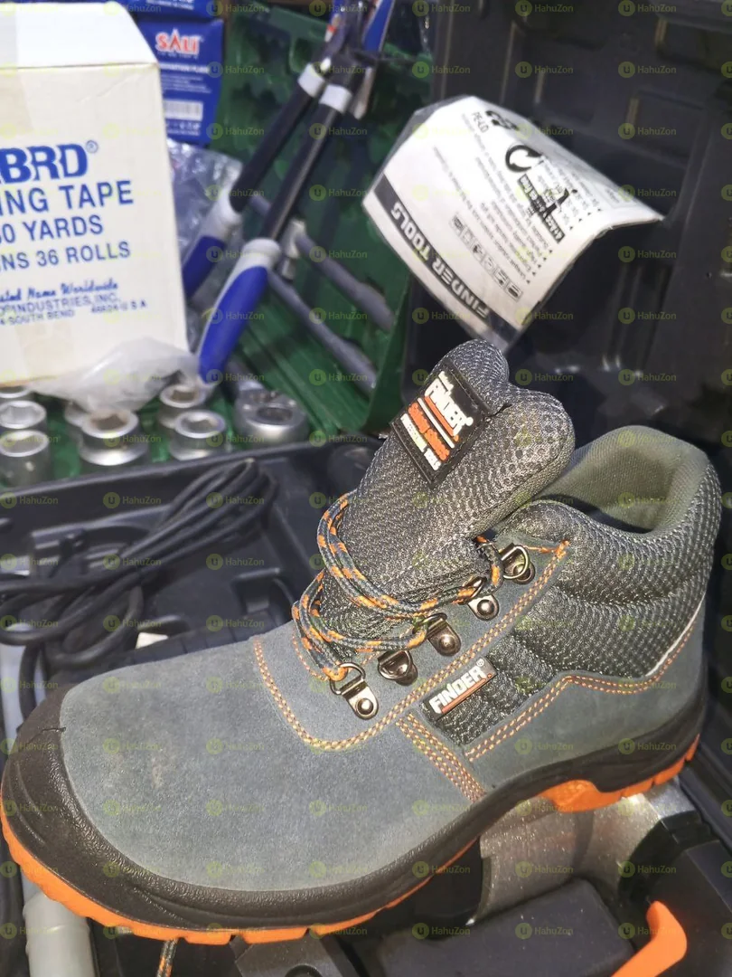 ኦርጀናል የፋይንደር ጫማ