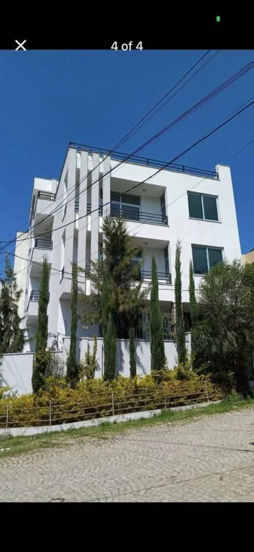 150 ካሬ የሚሸጥ G+4 ቤት በሰሚት