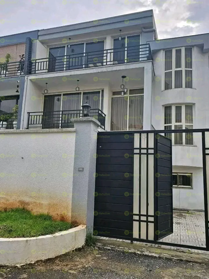 204 ካሬ የሚሸጥ G+2 በአያት