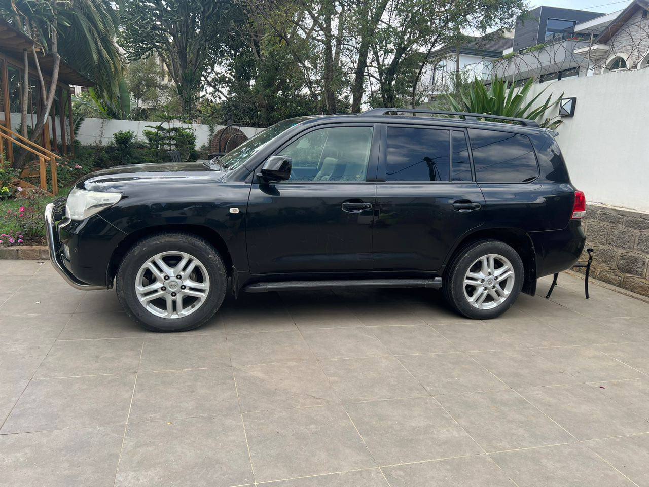 2013 Model-Toyota Landcruiser