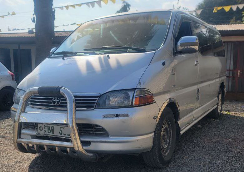 2006 Model-Toyota Hiace Dolphin