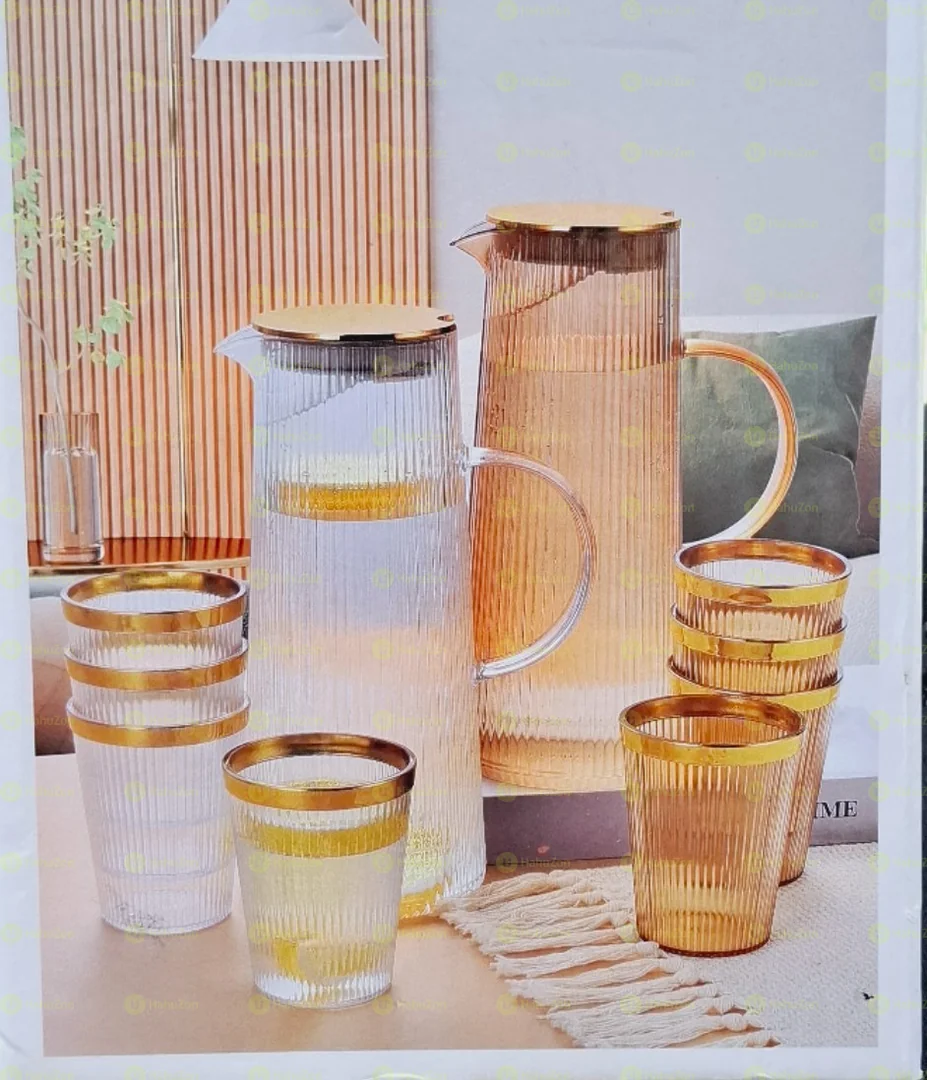 ከአክሪሊክ የተሰራ የውሃ መጠጫ