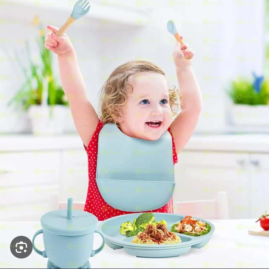 ከሲልከን የተሰራ የልጆች መመገቢያ  ሙሉ ሴት