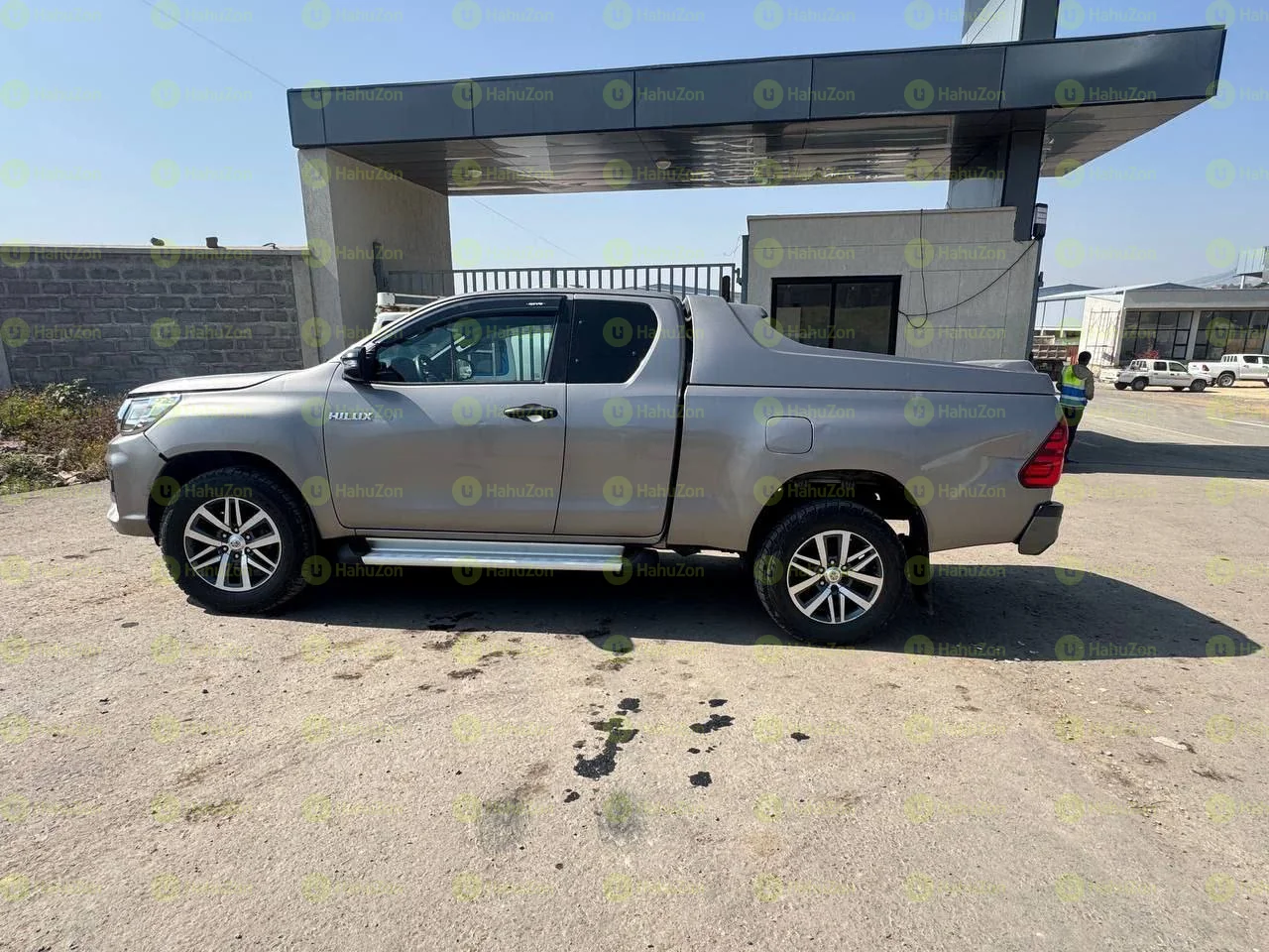 2020 Model-Toyota Rivo Hilux  king -Cab