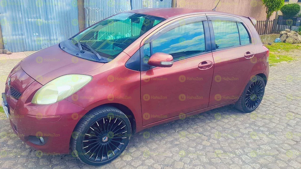 2010 Model-Toyota Yaris Compact