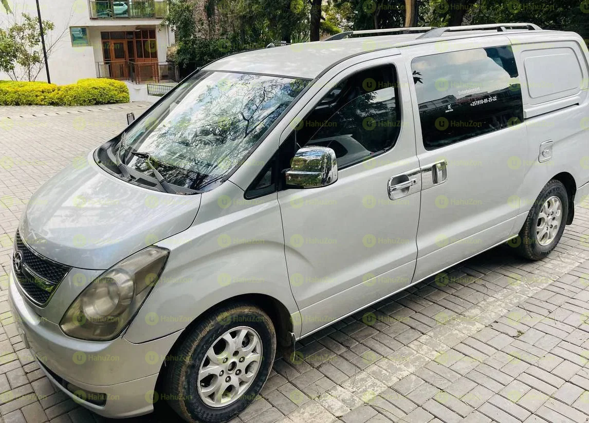 2009 Model-Hyundai H1-Half Van