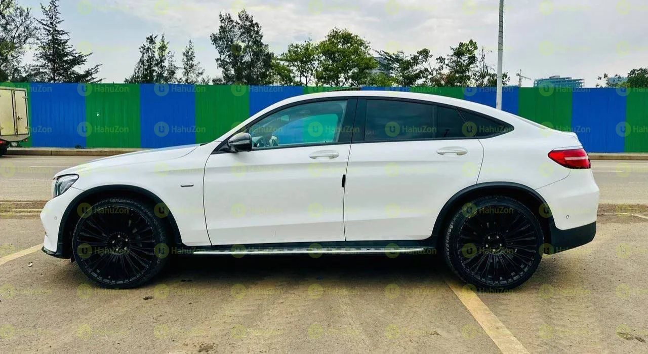 2018 Model-Mercedes Benz GLC 250e 4MATIC