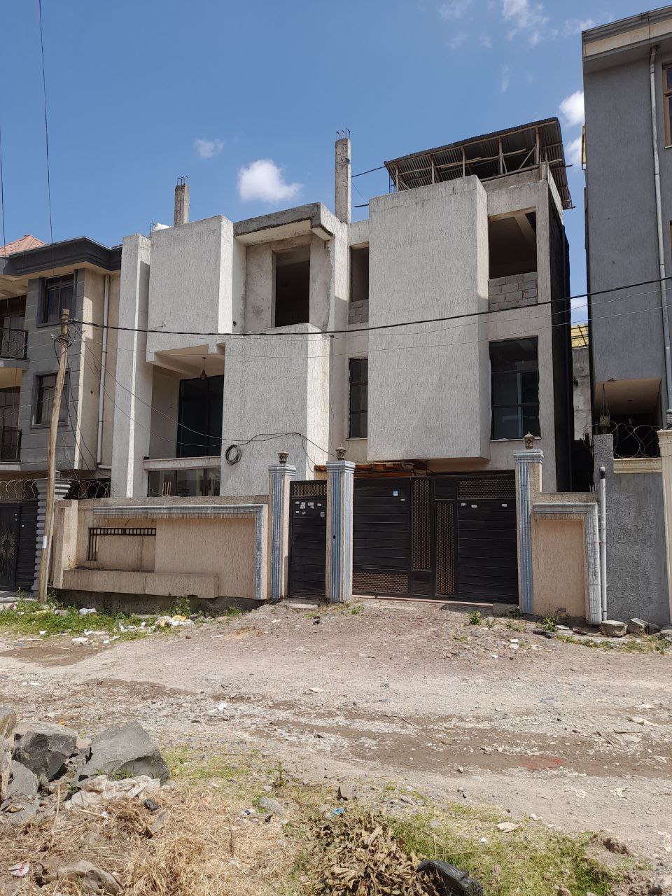 150 ካሬ የሚሸጥ G+2 ቤት በሰሚት