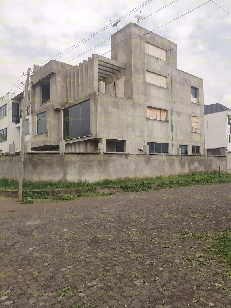 250 ካሬ G+2 የሚሸጥ ቤት በሰሚት