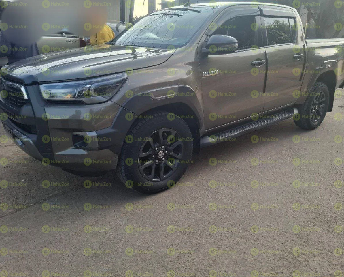 2022 Model-Toyota Hilux Invincible