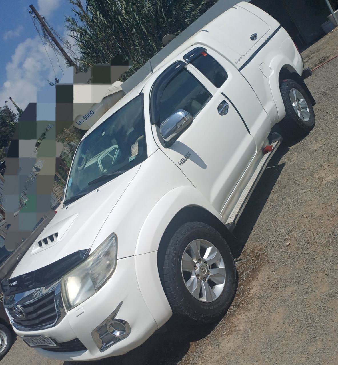2012 Model-Toyota Hilux kin Cab