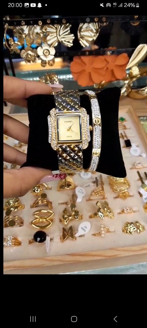 የሴቶች ሰዓት ከነ ብራስሌት