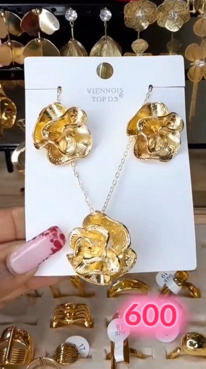 2 ፒስ የአንገትና የጆሮ ጌጥ